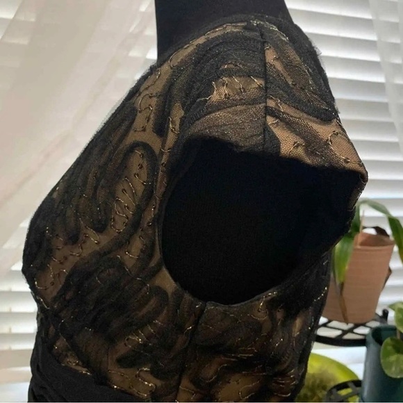 Dress - Picture 8 of 9